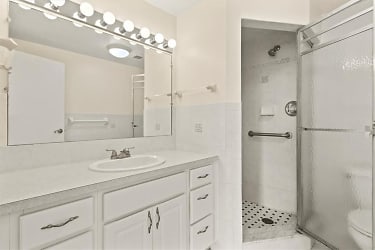 2501 East Ave #305 - Rochester, NY