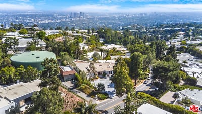 1810 Loma Vista Dr - Beverly Hills, CA