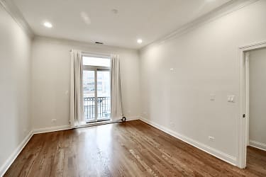 216 N Halsted St unit 3 - Chicago, IL