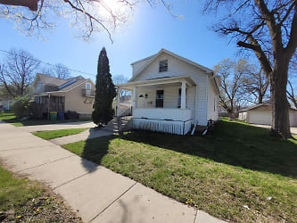 224 S Clay St - Green Bay, WI