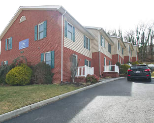 Lawrence Street Apartments - Radford, VA
