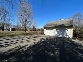 33 Plennert Rd - Flemington, NJ
