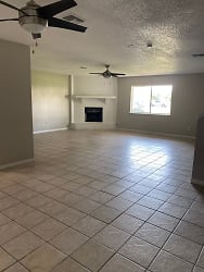 55 S Commonsway Dr - Portland, TX