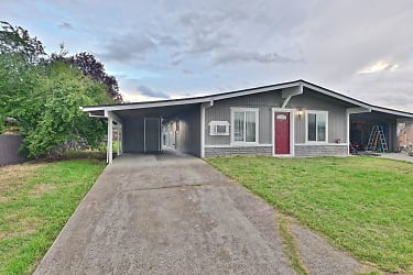 1107 Olympic Ave - Medford, OR