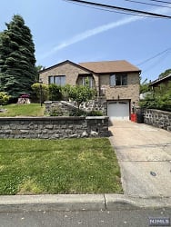 395 Adolphus Ave - Cliffside Park, NJ