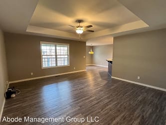 Golden Park Duplexes & Townhomes Apartments - Springfield, MO