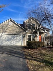 832 Cape Henry Dr - Columbus, OH