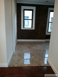 21-37 33rd St unit na - Queens, NY