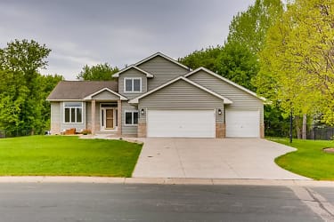 13329 Fawn Trail - Rogers, MN