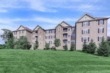 Sterling Parc At Middletown Apartments - Middletown, NY