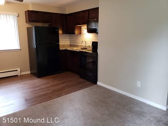 Sterling Hill Apartments - Shelby Township, MI
