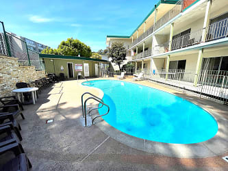 15 Mulberry Ct Apartments - Belmont, CA