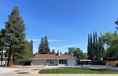 515 Loma Verde Dr - Tracy, CA