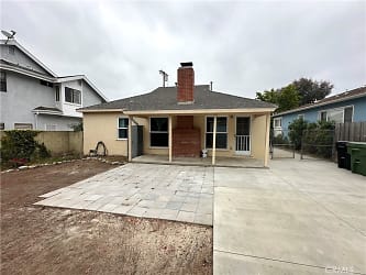 7567 McConnell Ave - Los Angeles, CA