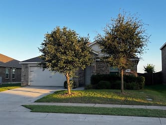 435 Andalusian Trail - Celina, TX