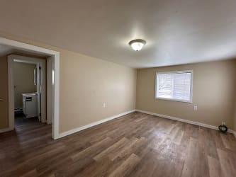 2306 J St - Springfield, OR