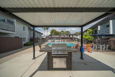 Colony Village Apartments - San Diego, CA