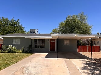 417 S Sycamore Ave - Roswell, NM
