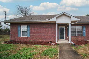 710 Midway St NW - Hartselle, AL