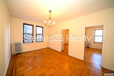24-60 27th St unit 1R - Queens, NY