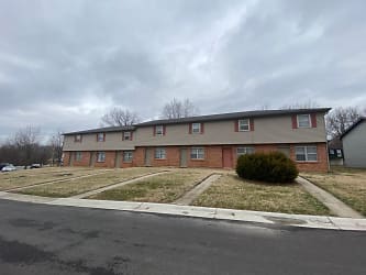 4521 W Bellview Dr - Columbia, MO