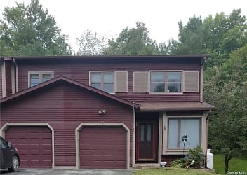 22 Lakeview Ct - Rock Hill, NY