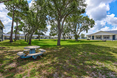 Mariner Village Apartments - Pinellas Park, FL