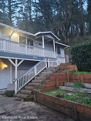 421 S 58th St - Springfield, OR