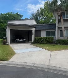 2668 Barksdale Ct #72 - Clearwater, FL