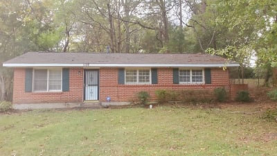 1138 Perry Hill Rd - Montgomery, AL