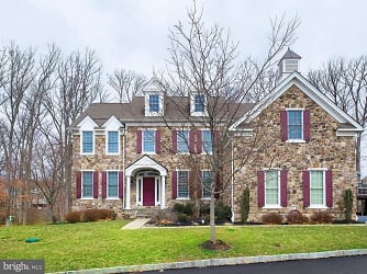 3803 Woodland Dr - Newtown Square, PA