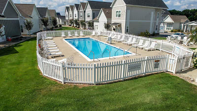 Charmant Cottages Apartments - Bowling Green, KY