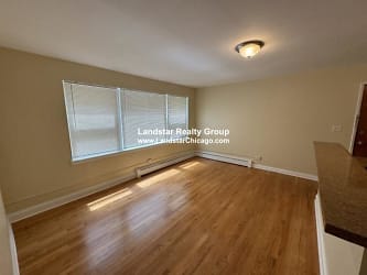 4249 N Kedvale Ave - Chicago, IL
