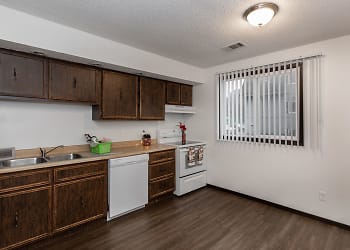 Valley View Apartments - Bettendorf, IA
