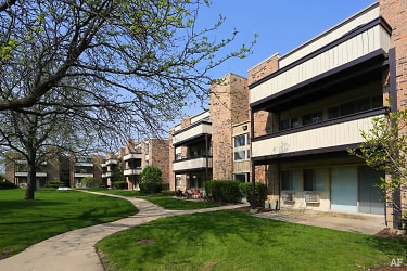 Fieldpointe Of Schaumburg Apartments - Schaumburg, IL