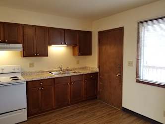 2715 5 Kitchen.jpg