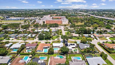 4194 Honeysuckle Ave - Palm Beach Gardens, FL