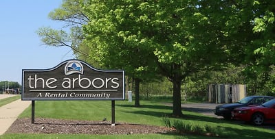 The Arbors Apartments - Rockford, IL