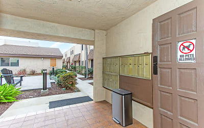 Cinnamon Apartments - Carlsbad, CA