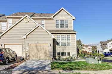 2 Beechcrop Ct - Delran, NJ