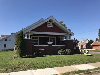 4874 E 106th St - Garfield Heights, OH
