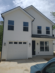 300 Clarus Crk Wy - Travelers Rest, SC