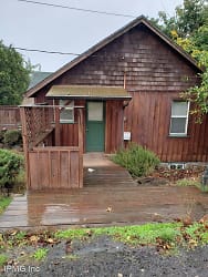 445 S 4th St - Springfield, OR