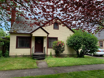 336 NW 8th St - Corvallis, OR