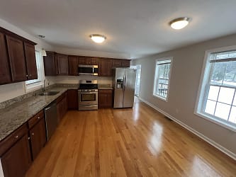 265 Dunstable Rd unit 2Downstairs - Tyngsborough, MA