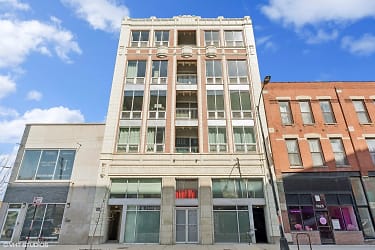 1927 N Milwaukee Ave #301 - Chicago, IL