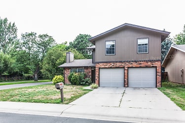 2725 Dundee Ct - Fort Collins, CO