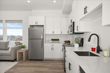 Modern Brand New Apartments With Views / Gym / In Unit Laundry - Spokane, WA