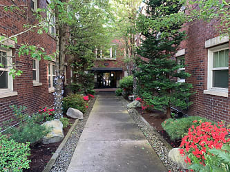 O511-- Beverly Court Studios Apartments - Vancouver, WA