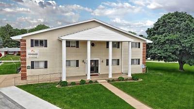 2535 Halsted Rd - Rockford, IL